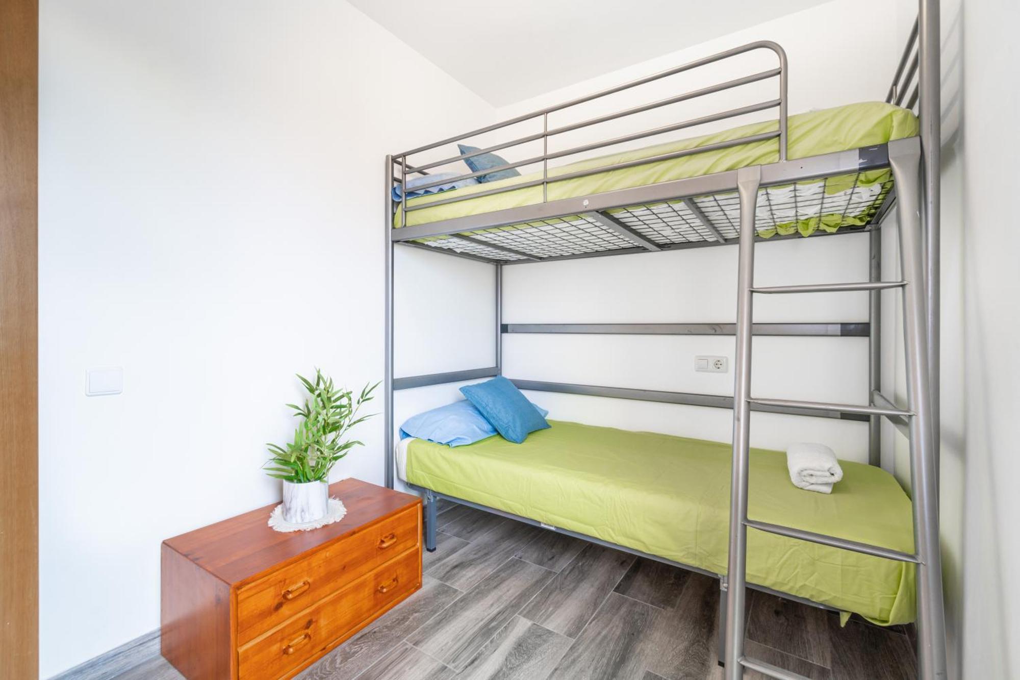 Penthouse - Sea Views & 5min To - Fast Wifi - Ac Apartment *