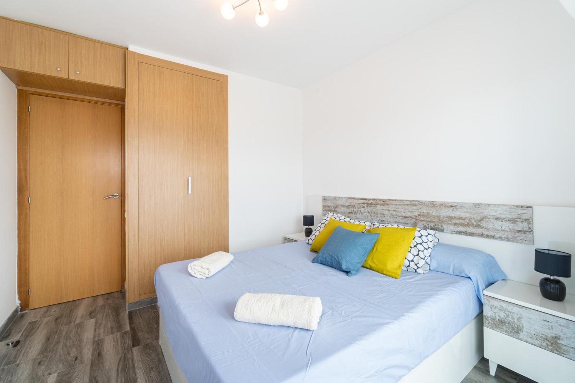 Penthouse - Sea Views & 5min To - Fast Wifi - Ac Apartment *